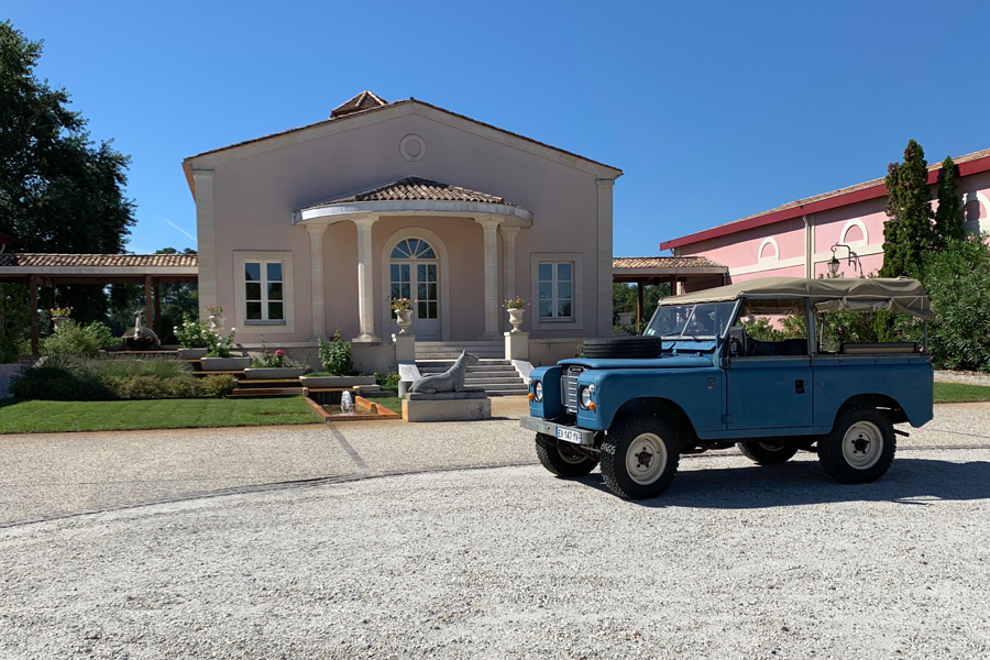 chateau Haut Bergey en Land Rover